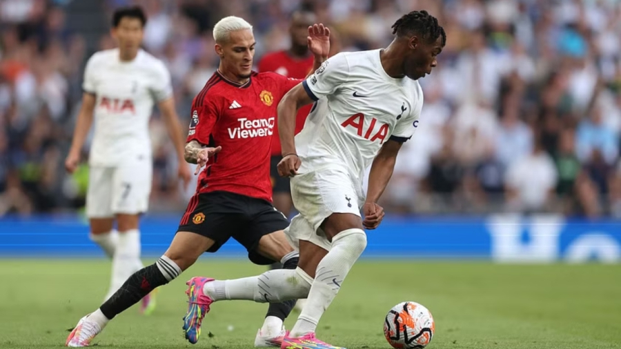 Συνεχίζει δυναμικά η Τότεναμ, «αλώνει» το Ολντ Τράφορντ και τριπλασιάζει στη Novibet