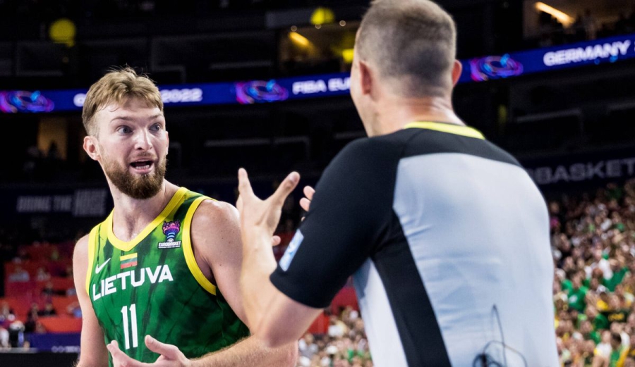 EuroBasket 2022: Παραδοχή FIBA για τα λάθη των διαιτητών