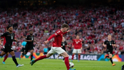 Δανία – Αυστρία 2-0: Βιντ ο βοηθός, Σκοβ Όλσεν ο εκτελεστής και η πρωτιά πλησιάζει! (video)