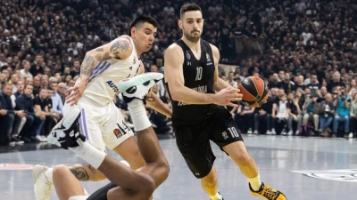 Παπαπέτρου: «Κόσμος έχασε τα παιδιά του και εμείς παίξαμε μπάσκετ»