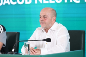 Γιάννης Αλαφούζος: «Μιλήσαμε με 3-4 προπονητές αλλά όταν είδαμε το βιογραφικό του ξεχώρισε!»(vid)