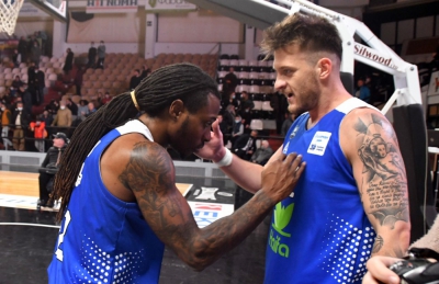 Παπαντωνίου: «Αφιερώνω τη νίκη στον Μούντι, γιατί έχασε την αδερφή του» (video)