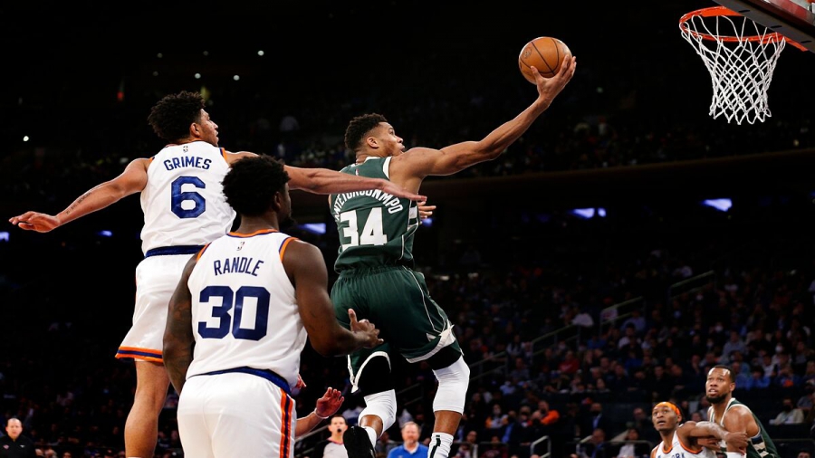 Μιλγουόκι Μπακς: Το triple - double του Γιάννη Αντετοκούνμπο κόντρα στους Νικς (video)