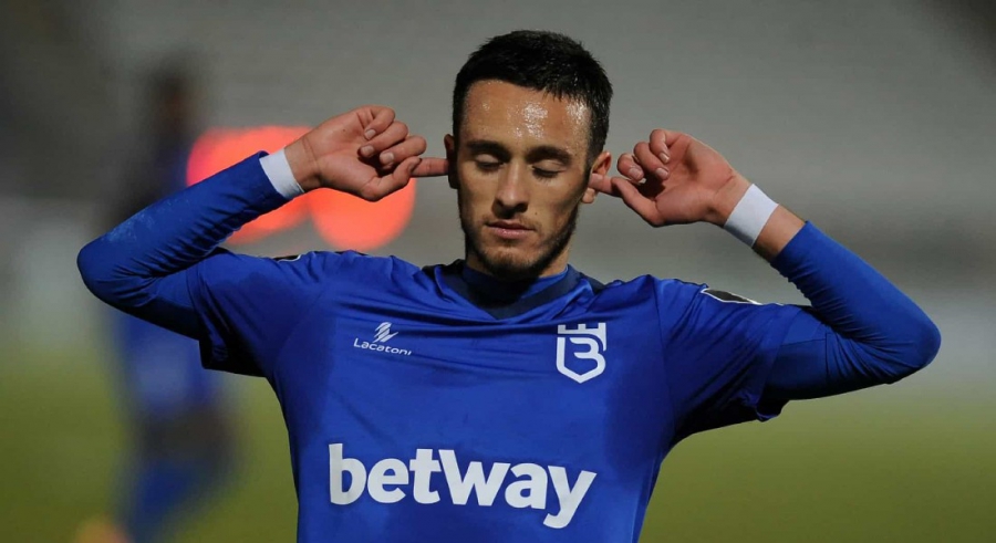 A Bola: «Ο Ολυμπιακός θέλει τον Αφόνσο Σόουζα της Μπελενένσες»