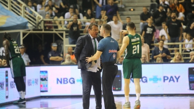 Απίστευτο ξέσπασμα Αταμάν και αποβολή με δεύτερη τεχνική ποινή! (video)