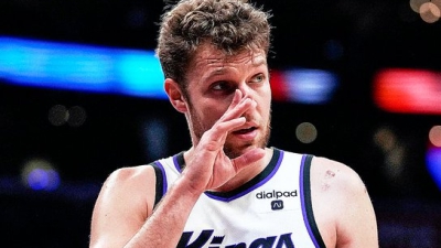 Η απουσία του Βεζένκοφ «έσπασε» στο επτά, χωρίς σουτ, αλλά με... 3/3! (video)