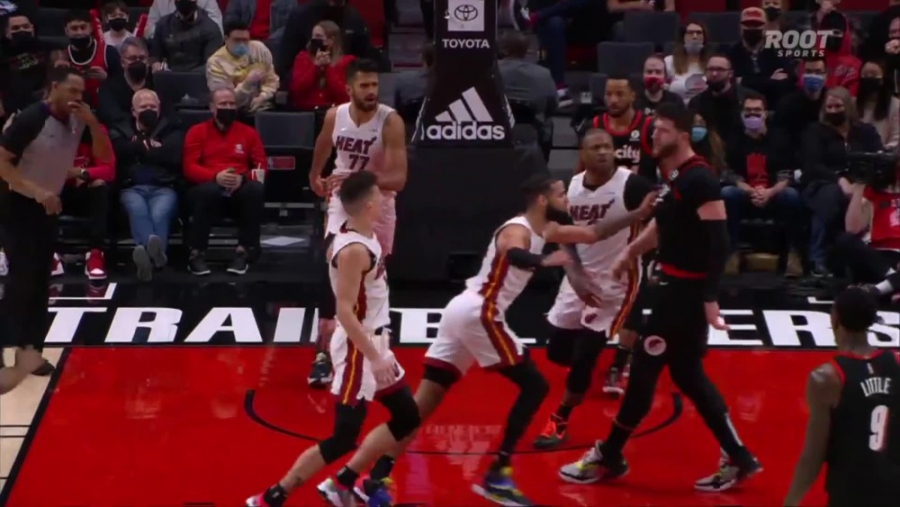 Πρόστιμο 25.000 δολαρίων σε Νούρκιτς και Χίρο (video)