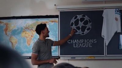 «Η μικρότερη πόλη που σήκωσε το τρόπαιο!»: Μαθήματα ποδοσφαιρικής ιστορίας από την Αϊντχόφεν (video)