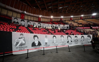 Ολυμπιακός - Μπολόνια: Θύματα θύρας 7 «Παρόντες» - Τα πανό στην μνήνη τους!