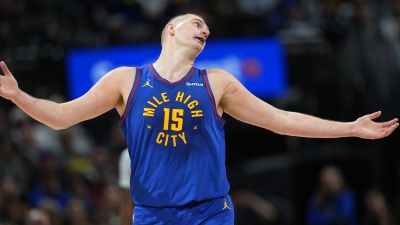 NBA: O «τριπλός» Γιόκιτς είναι… οδοστρωτήρας, πασάρει στα «τυφλά» και οδηγεί τη λίγκα! (video)