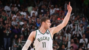 Brook Lopez για Γιάννη: «Είναι σχεδόν μη ανθρώπινα όλα αυτά που κάνει» (video)