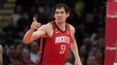 NBA: Ανανέωσε με τους Ρόκετς ο Μαριάνοβιτς