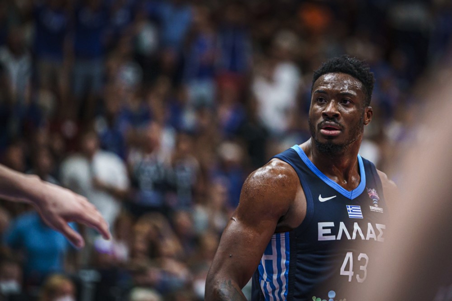 Ο Θανάσης Αντετοκούνμπο στο BN Sports: «Να κρατήσουμε την αλληλεγγύη και το πάθος και τα άλλα θα βγουν στο παρκέ»