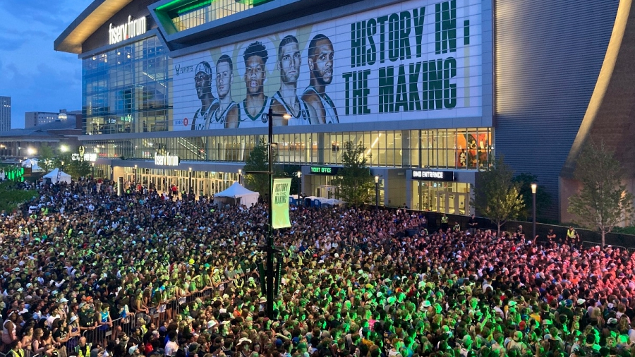 Μιλγουόκι Μπακς: Χωρίς υποχρέωση για εμβολιασμό και μάσκες η είσοδος στο Fiserv Forum