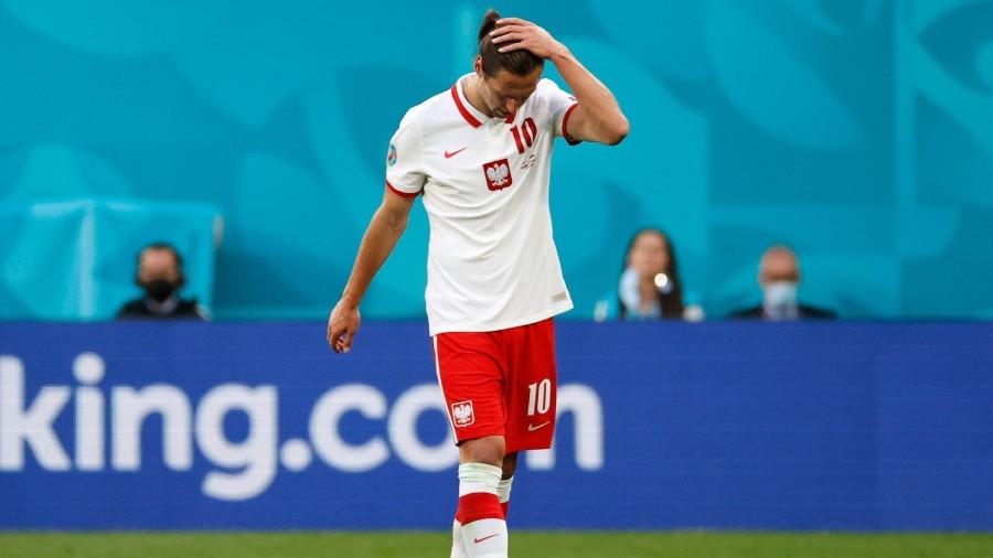 Πολωνία – Σλοβακία: Αποβλήθηκε με δεύτερη κίτρινη ο Κρικόβιακ (video)