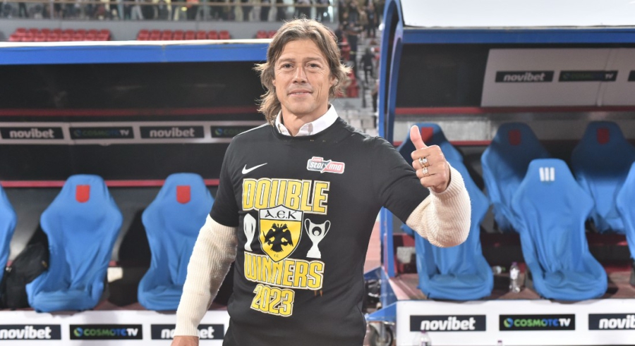 Διακοπές στην Αντίπαρο για τον Ματίας Αλμέιδα