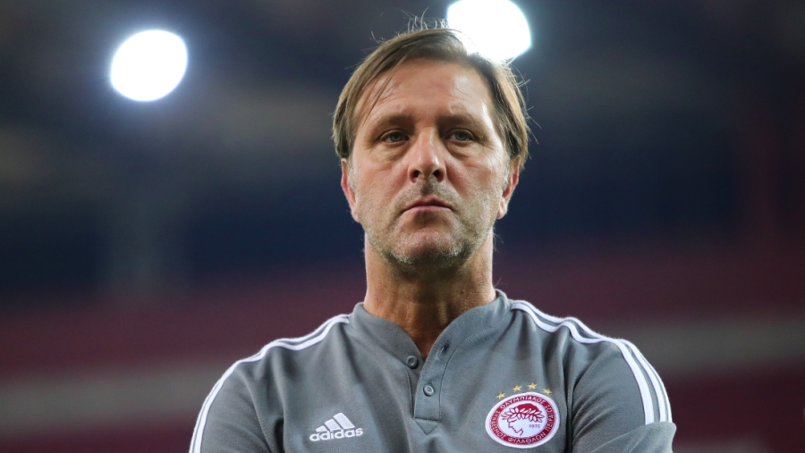 Παρελθόν ο Μαρτίνς - Εποχή Κορμπεράν στον Ολυμπιακό