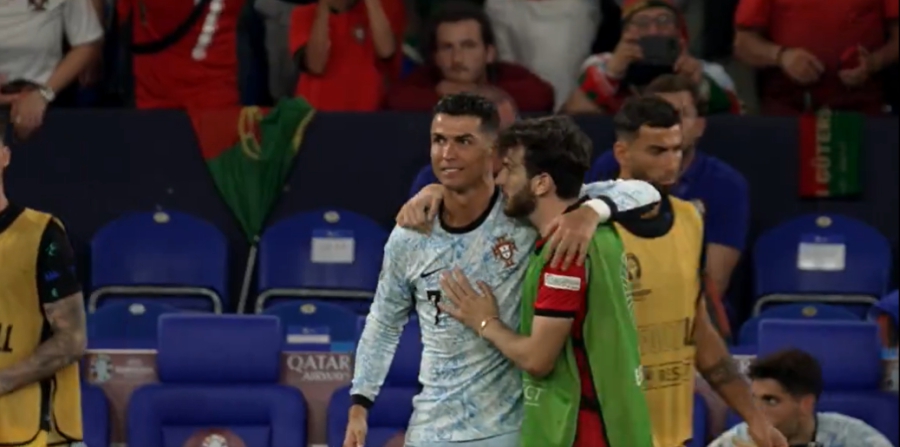 «Σεβασμός πάνω απ’ όλα»: Ο Κβαρατσχέλια αγκάλιασε τον Κριστιάνο πριν πανηγυρίσει την ιστορική πρόκριση της Γεωργίας (video)