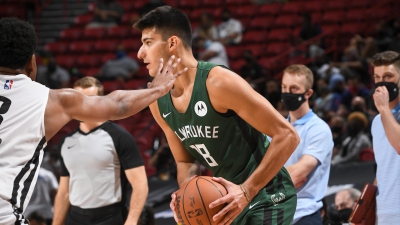 Μιλγουόκι Μπακς: Έστειλαν τον Καλαϊτζάκη στη G League