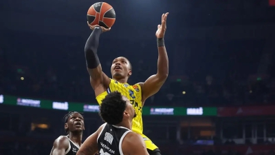 Το μπάσκετ αναζητά την Παρτίζαν: Η Μακάμπι ξέσπασε στο παρκέ, οι οπαδοί στην κερκίδα - Ώρα μηδέν στο Βελιγράδι!