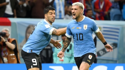 Γκάνα - Ουρουγουάη 0-2: Ο Σουάρες «σερβίρει» και ο Αρασκαέτα δίνει προβάδισμα... ασφαλείας! (video)