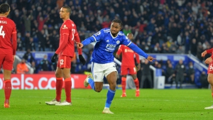 Λέστερ – Λίβερπουλ 1-0: Όλα στραβά για τους «reds» – Μπλόκο από Λούκμαν και Σμάιχελ! (video)