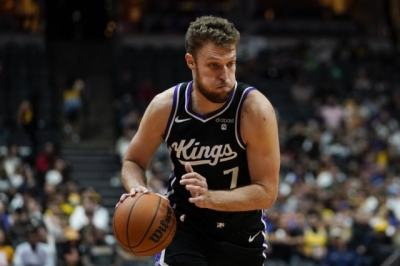 Κινγκς – Λέικερς 132-127 (παρ.): Βεζένκοφ… φωτιά, «πλήγωσε» τον ΛεΜπρόν στην 20η του επέτειο! (video)