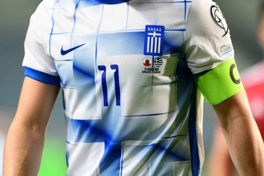 ΕΠΟ για φανέλα Εθνικής: «Η νέα φανέλα παραπέμπει στα 200 χρόνια από την Ελληνική επανάσταση»