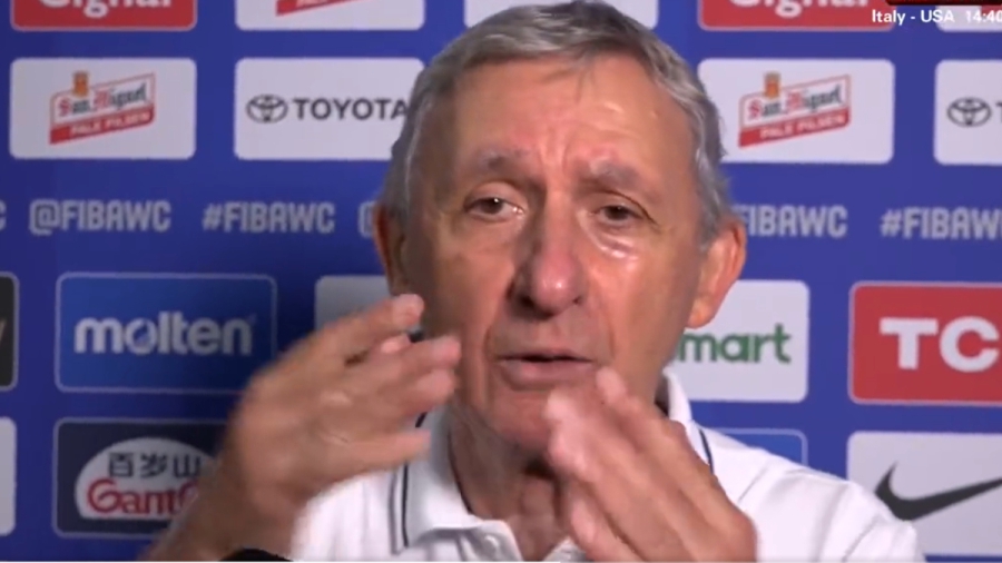 Ένα φιλί και μία αγκαλιά από τον Πέσιτς προς τον άτυχο Σίμανιτς! (video)