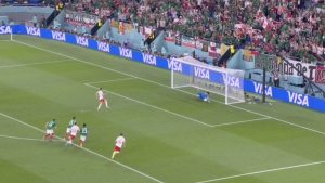 Μεξικό - Πολωνία: Ο «εξαδάκτυλος» Οτσόα στέρησε στον Λεβαντόφσκι το παρθενικό του γκολ σε Μουντιάλ (video)
