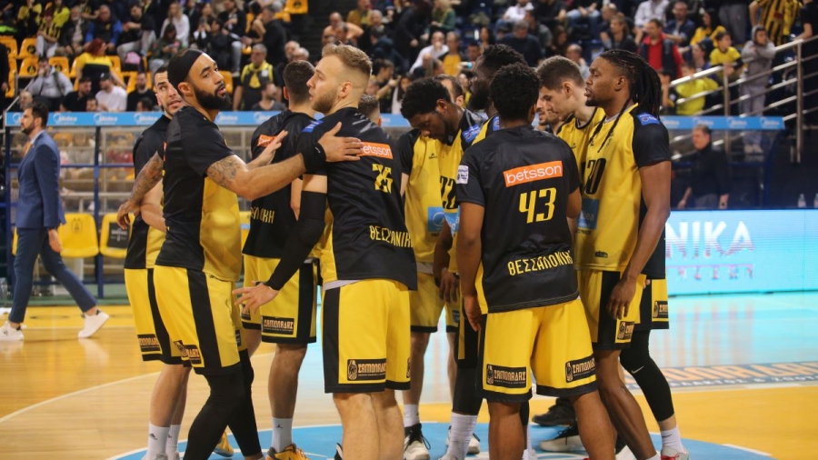 H KAE Άρης αφαίρεσε το εισιτήριο διαρκείας φιλάθλου για τη συμπεριφορά του στον αγώνα με το Μαρούσι!