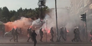 Υποδοχή της Λαμίας με... ομίχλη εξαιτίας των οπαδών του Ιωνικού (video)