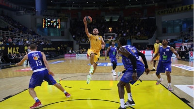 Με το δεξί η ΑΕΚ στο νέο της... σπίτι, 81-69 τη Λάρισα! (video)