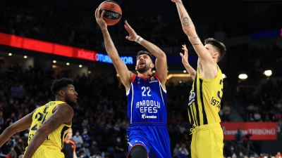 Euroleague Day 28: Τέταρτη νίκη της Εφές επί της Φενέρ, δύσκολα Μπαρτσελόνα και Ερυθρός, καθάρισε νωρίς η Άλμπα!