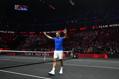 Συγκινημένος Φέντερερ: «Είμαι χαρούμενος που απλά έπαιζα τένις, δεν περίμενα να κάνω τέτοια καριέρα» (video)