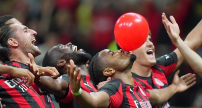 Ίδια πόλη, άλλο χρώμα: Η Μίλαν στην κορυφή και περιμένει τον Άγιο Βασίλη από το Μπέργκαμο!