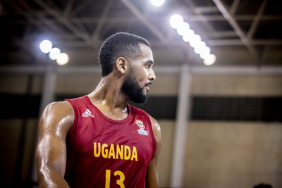 Ο Μπράντον Ντέιβις άφησε τη Μπαρτσελόνα για την Ουγκάντα, αλλά δε γεύτηκε τη νίκη