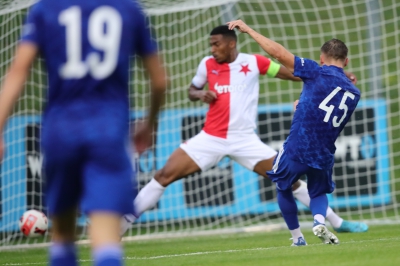 Σλάβια Πράγας – Ολυμπιακός 1-1: Κρατάει το καλό πρώτο ημίχρονο και την ισοπαλία - ντεμπούτο για τους Αμπουμπακάρ και Ζίνκερναγκελ!