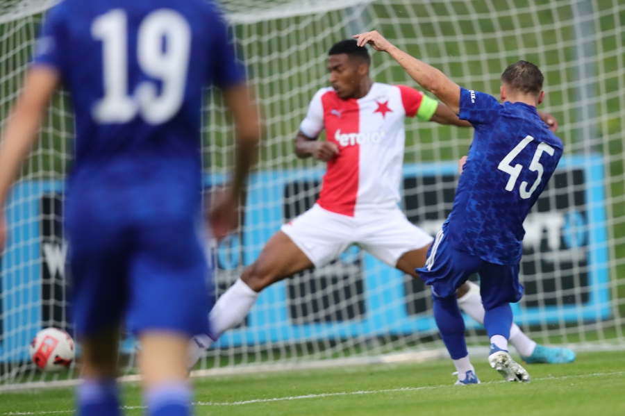 Σλάβια Πράγας – Ολυμπιακός 1-1: Κρατάει το καλό πρώτο ημίχρονο και την ισοπαλία - ντεμπούτο για τους Αμπουμπακάρ και Ζίνκερναγκελ!