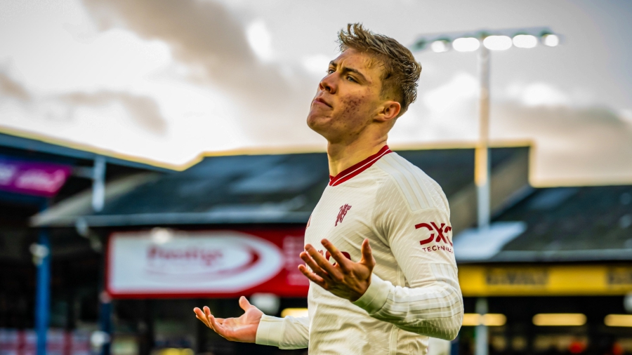 Λούτον – Μάντσεστερ Γιουνάιτεντ 1-2: Έκανε τα εύκολα… δύσκολα, έφτασε στο 4Χ4! (video)