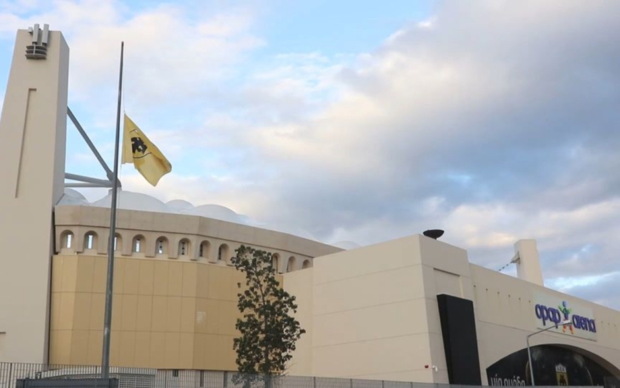 ΑΕΚ: Μεσίστιες οι σημαίες στην OPAP Arena στη μνήμη του Μίμη Παπαϊωάννου (video)