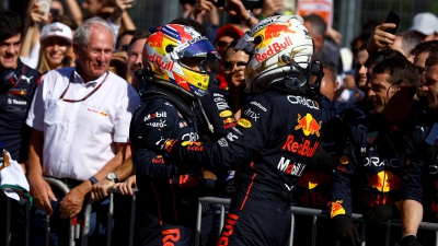 Formula 1: Περίπατος για τις Red Bull στο Μπακού – «Καταστροφή» για τις Ferrari με διπλή εγκατάλειψη