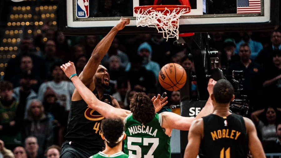 NBA: Στην κορυφή του Top-10 το «poster» του Μίτσελ! (video)