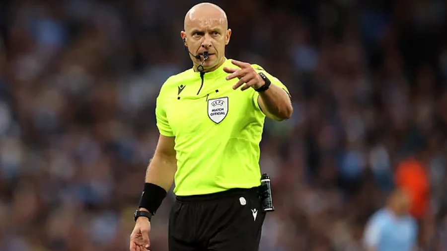 Champions League: Πιθανή η αντικατάσταση του διαιτητή Μαρτσίνιακ λόγω συμμετοχής του σε ακροδεξιά διαδήλωση