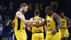 «Βασίλισσα» η ΑΕΚ κόντρα στην Άλμπα - Μόνη στην κορυφή του ομίλου!