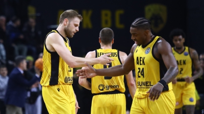 «Βασίλισσα» η ΑΕΚ κόντρα στην Άλμπα - Μόνη στην κορυφή του ομίλου!