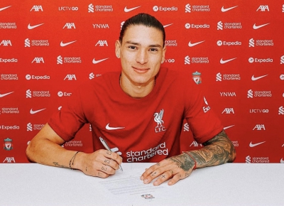 Νούνιες: «Είναι τιμή μου να βρίσκομαι εδώ, τεράστιος σύλλογος η Λίβερπουλ!»