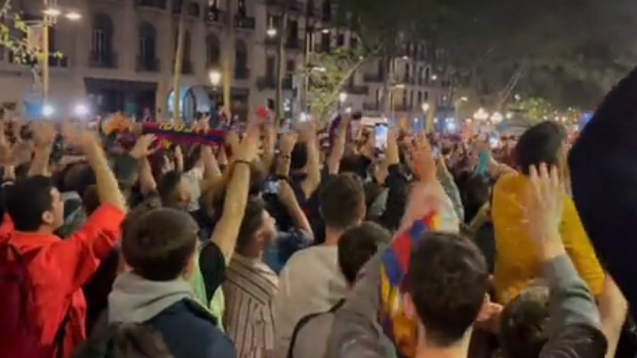 Μπαρτσελόνα: Παραλήρημα με τους οπαδούς να ζητούν την επιστροφή Μέσι (video)