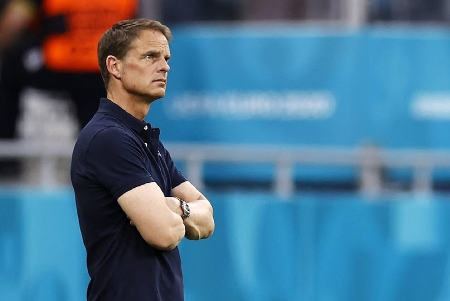 Εθνική Ολλανδίας: Στην πόρτα της εξόδου ο Ντε Μπουρ