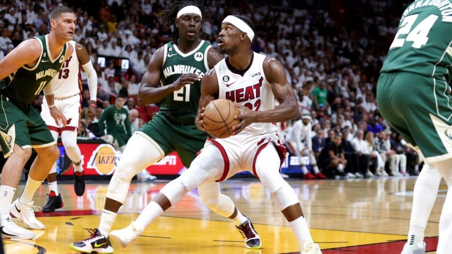 Χιτ - Μπακς 121-99: Έλειπε ο Αντετοκούνμπο και το Μαϊάμι έκανε... περίπατο για το 2-1 (video)